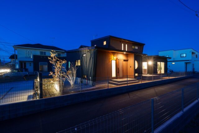 カッコいい家は 夜もカッコイイ かなう家 建築家と一緒に夢を叶えるアーキテクトビルダー 群馬県太田市